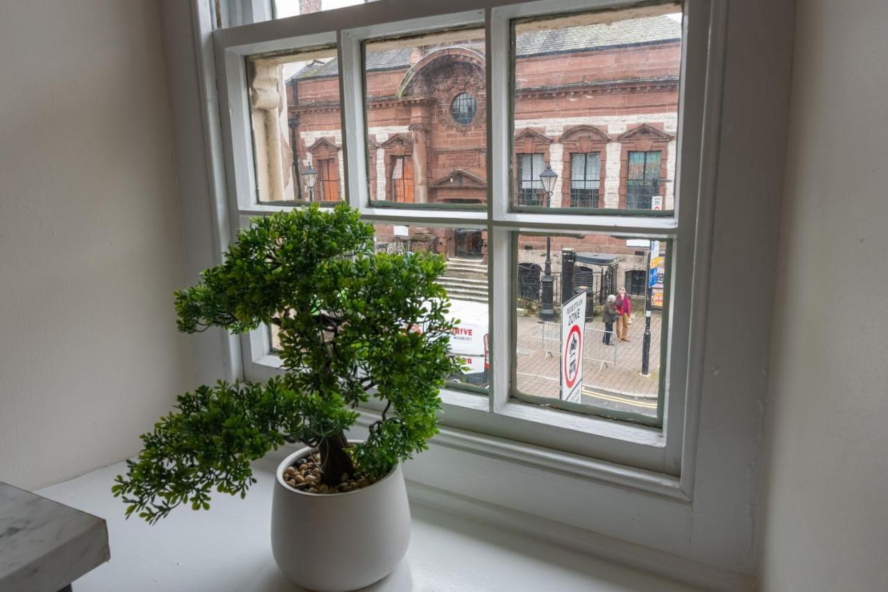 Library View Apartment Kendal Bagian luar foto